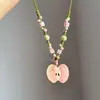 Collar de Cerámica Rosa con Manzana y Cuentas Tejidas para Mujer Colgante de Diseño Nicho Cadena de Clavícula Colorida Cadena Personalizada para Suéter