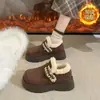 Sapatos femininos estilo Birkenstock, redondos na ponta, forrados com fleece, coleção de inverno 2026, com sola grossa para altura extra, sapatos de algodão confortáveis e quentes, e botas de neve