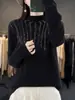 Suéter de punto con cuello medio alto, diseño elegante que acentúa el escote, se puede usar solo o en capas, un suéter estiloso
