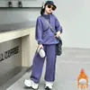 Conjunto Deportivo de Polar con Cuello Alto y Media Cremallera para Niñas Otoño e Invierno Elegante para Niños Grandes Casual Pantalones de Chándal Engrosados Conjunto de Dos Piezas Moderno