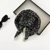 Moda Otoño e Invierno Bufanda Cuadrada Pequeña de Seda Plegada de Gama Alta Patrón de Espiga Bufanda Pequeña para Combinar con la Ropa Bufanda para la Cabeza Venta al por Mayor