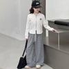 Traje para niña 2025 Nueva Moda Estilo Occidental Primavera y Otoño Ropa Deportiva para Niños Sudadera de Cuello Vertical Pantalones a Rayas Conjunto de Dos Piezas Moderno