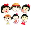 Broche acrílico de Chibi Maruko-chan de dibujos animados, insignia emoji, bolígrafo, accesorio para bolsa, fresco y dulce