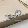 Versão de Luxo dos Brincos Baojia em Forma de Cobra, Brincos de Cobra, Modernos, Versáteis, Simples, Leves, Luxuosos e Brincos de Diamante Inteiro de Alta Qualidade para Mulheres