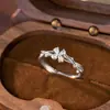Anillo de Plata 999 con Trébol de Cuatro Hojas Suerte para Mujer Diseño de Nicho Lujo Ligero Anillo de Espinas Rosa Anillo de San Valentín