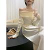 Vestido de un hombro de alta gama estilo francés Otoño e Invierno Nueva Moda Elegante Estilo Puro Lustre Cintura Falda Larga para Mujer