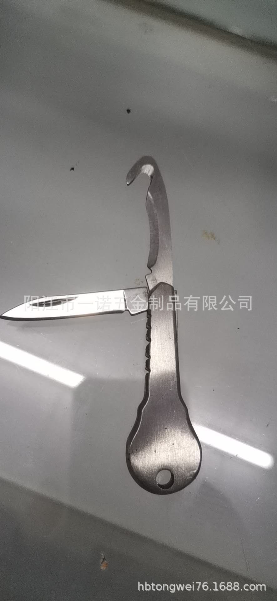 小刀折刀朱治刚牛八氏五金有限公司单刀和双刀，刀厚2mm，单刀