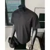 Camiseta de manga curta de seda gelada com proteção solar de secagem rápida para o verão para homens, fresca e respirável com inserções de malha e gola pequena, top moderno de meia-manga