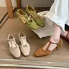 Sandalias romanas tejidas vintage exquisitas para mujer, nuevo modelo verano 2026, combinadas con faldas, zapatos cerrados Mary Jane huecos de tacón grueso