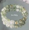 Pulsera de Cristal Verde Mariposa Estilo Bosque Medio Brazalete para Hombres y Mujeres, Moderna y Elegante, Realza la Tez, Regalo para Mejores Amigos y Amigas, Accesorio