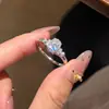 Diseño Original de Nicho de Alta Gama Anillo Clásico de Plata de Ley S925 con Cuatro Garras Oval Moissanita Circonita Joyería de Compromiso