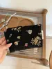 Bolsa de Cosméticos de Gran Capacidad Nueva 2024 Flor de Seda Dorada Tridimensional Bolsa de Almacenamiento Vintage Corazón de Niña Bolsa de Mano para Lavar