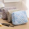 Suministro transfronterizo gran capacidad estilo coreano bolsa de cosméticos portátil bolsa de mamá bolsa de almacenamiento floral bolsa de pañales acolchada bolsa para labiales