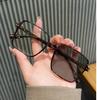 Óculos de Grau Fotocromáticos de Armação Grande com Proteção contra Luz Azul, Armação Quadrada, Lentes Lisas, Efeito Emagrecedor, Visual Natural, Estilo Estudante, Óculos de Grau que Mudam de Cor