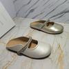 Novas Meias-Chinelos Fechadas para Verão 2026 para Mulheres, Mules Slip-On da Moda, Chinelos Baixos, Sapatos Femininos Tendência