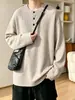 Camisa polo de manga comprida com estilo vintage, old-money, textura de tricô moderna, moletom estilo Henley, peça base de outono masculina, top com colarinho