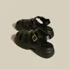 Sandalias de Plataforma para Mujer 2025 Nuevo Estilo Negras de Moda Estilo Universitario Combinan con Todo Deportivas Romanas Cubiertas Pequeñas para Hombre