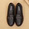 Zapatos nuevos de cuero para madre, zapatos cómodos para mujer, suela blanda antideslizante, zapatos para madre de mediana edad, venta directa de fábrica al por mayor