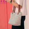 Bolsa de mão feminina da moda couro pu portátil lona listrada pequena bolsa de mão feminina bolsa de almoço pronta entrega atacado