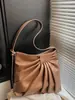Nova Bolsa Plissada de Ombro Único para Mulheres Outono/Inverno 2025, Bolsa Transversal Versátil da Moda de Alto Padrão para o Dia a Dia, Bolsa de Braço de Nicho de Luxo Leve