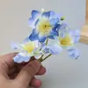 Decoração de flor de três cabeças para sessões de fotos e apresentações, acessórios DIY, materiais de tecido de seda, flores artificiais de casamento, adereços florais atacado