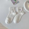 Calcetines para mujer, primavera y verano, bonitos calcetines blancos puros con bordado rizado, estilo universitario, para niña, calcetines de algodón peinado de color sólido, venta al por mayor