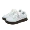 Zapatillas de rayas versátiles para mujer, nuevo estilo coreano de campus otoño 2026, cómodas zapatillas de entrenamiento casual con suela blanda para mujer