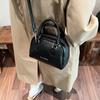 Bolso Pequeño Vintage de Corea del Sur para Mujer 2024 Otoño e Invierno Nuevo Bolso Bowling de Mano de Alta Gama para Viaje Bolso Cruzado