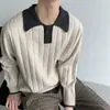 Nova coleção outono e inverno: Suéter gola polo color-block retrô, estilo old-money, para homens, exalando uma vibe sofisticada e descontraída; suéter de tricô feminino com gola virada