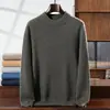 Suéter de punto base de lana simple de color liso con cuello medio alto para hombre, engrosado de cachemira, otoño e invierno, venta al por mayor