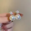 Populares Aretes de Perla Dorada de Doble Uso para Mujer, Diseño de Nicho, Aretes de Botón de Gama Alta, Nuevo Modelo 2026, Accesorios para Orejas Modernos y Elegantes