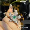 Anillo de Flor de Encaje con Puntas de Cristal Zircón Verde Oliva Dorado Versa Brilliant Lake Blue Emerald