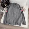 Suéter para Hombre con Sentido del Diseño Coreano Transfronterizo Otoño/Invierno 2026 Cárdigan de Punto Versátil de Alta Gama Holgado de Moda Ropa de Abrigo