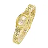 Relógio Feminino Novo Moda Tendência Oval Pulseira de Aço Relógio Feminino Simples Versátil Mostrador Pequeno Temperamento Relógio Prata