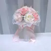 197 boda novia sosteniendo flores rosa simulación licencia para recibir la mano de la novia lanzando flores accesorios para sesión de fotos de boda de viaje