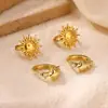 Nuevos Pendientes Colgantes con Forma de Corazón Chapados en Oro Real de Acero Inoxidable Europeos y Americanos para Mujer, Brazaletes para Orejas Personalizados de Sol y Luna, Pendientes Colgantes de Mariposa con Circonita