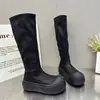 Botas de plataforma negras retro estilo coreano con suelas elásticas, nueva colección 2026 para mujer, diseñadas para hacer que las mujeres bajitas luzcan más delgadas, versátiles y para aumentar la altura.
