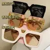 Gafas de sol cuadradas simples de montura grande para mujer, adelgazantes, protección UV, modernas, elegantes, versátiles para salir, gafas de sol unisex