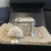 Bolsa de corrente com bordado em padrão diamante feminina 2026 novo estilo strass brilhante personalizado temperamento elegante ombro único transversal pequena quadrada bolsa transfronteiriça