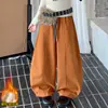 Pantalones de chándal para niña Otoño e Invierno 2026 Nuevos Casuales Estilo Coreano Niños Medianos y Grandes Sueltos Felpa Gruesa Pantalones Plátano Modernos