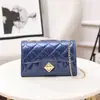 Nova Bolsa Transversal Quadrada com Corrente de Fecho de Cruz Bordada com Diamantes Brilhantes Bolsa de Ombro Feminina Casual Retrô 2024