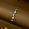 Estilo Nuevo Primavera y Verano Zirconia Micro-pavimentada Temperamento Joyería de Mano Diseño de Nicho para Mujer Pulsera de Ojo de Gato Pétalo Pulsera Versátil