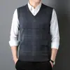Chaleco de lana con cuello en V para otoño e invierno, chaleco de punto grueso sin mangas para hombre con patrón de rombos, se usa como capa interior con suéter jacquard, chaleco de hombre