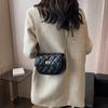 Bolso de mujer 2023, nuevo, elegante y popular, pequeño, cuadrado, bandolera con cadena a juego y bordado de diamantes.