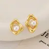 Novos Brincos de Pérola Geométricos Assimétricos Design de Nicho Simples Versátil Brincos Versáteis Exquisitos Brincos de Alta Qualidade