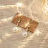 Novos Brincos de Pérola Simples de Luxo Leve para Mulheres, Brincos Geométricos de Estrela Coração de Pérola Brilhante em Metal, Mesmo Estilo que Celebridades da Internet