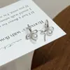Pendientes Elegantes de Lujo Ligero con Lazo y Perlas para Mujer, Pendientes Simples de Nicho de Gama Alta y Delicados, Nuevo Estilo 2025 Accesorios Elegantes para Orejas