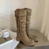 Botas gruesas de estilo retro desértico con flecos 2026, elegantes botas de jinete británicas para mujer que aumentan la altura, botas de tacón de plataforma de estilo universitario hasta la mitad de la pantorrilla