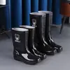 Botas de Chuva Masculinas Espessadas para Proteção do Trabalho Botas de Chuva de Cano Alto e Curto Impermeáveis Antiderrapantes Forro Espesso de Lã Resistente a Ácidos e Alcalis Calçados Aquáticos Botas de Borracha para Cozinha