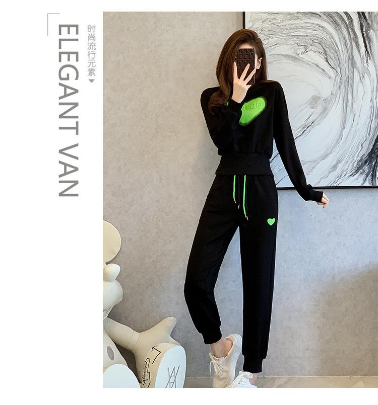 跨境淘货源分销2023秋冬季新款街头潮流减龄小个子爆款欧货网红款运动套装休闲运动气质休闲时尚流行新款秋装秋装女装时尚套装套装女装秋季套装女套装女女士运动服女装两件套套装卫衣套装休闲套装秋季套装女装时尚套装盐系休闲套装女装2023百搭设计感小众洋气欧货阿里国际站跨境采购Cross-border, shopping source, foreign trade, export, distribution 2023 fall, winter, new, street trend, explosive, European goods, network red, sportswear, leisure sports, temperament leisure, fashion popular, new autumn wear, autumn women's wear, fashion suit, women's wear, women's wear, women's wear, women's sportswear, women's two-piece, hoodie suit, casual suit, autumn suit, women's wear, Fashion suit salt department, casual suit women's dress, Ali International Station, cross-border procurement